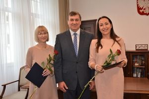 Wręczenie Nagród Specjalnych Burmistrza Miasta Kościana w gabinecie Burmistrza. (photo)